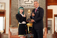 [포토] 주한 미대사대리 만난 가수 알렉사