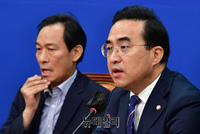 [포토] 비대위 참석한 박홍근 민주당 원내대표