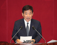 [포토] 인사말 하는 김진표 국회의장 당선인