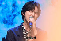 [포토] '열망'콘서트 위해 열창하는 수호