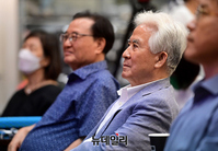 [포토] '숨결이 혁명 될 때' 북콘서트 참석한 허화평 이사장