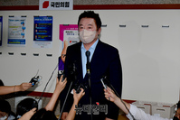 [포토] 입장 밝히는 김철근 당대표 정무실장