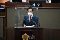 [포토] 서울시의회 본회의서 간부 소개하는 오세훈 시장