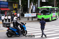 [포토] 오늘부터 횡단보도 앞 일시정지 의무화