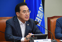 [포토] 비대위 참석한 박홍근 민주당 원내대표