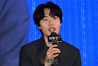 [포토] 외계인 류준열, 오늘도 멋짐