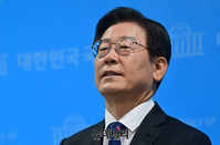 [포토] 취재진 질문 답하는 이재명