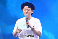 [포토] 효린 쇼케이스 사회 맡은 김신영