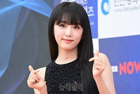 [포토] 청룡시리즈어워즈 참석한 예나 '상큼한 손하트'