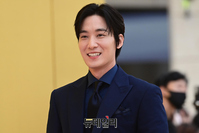 [포토] 장률, 여심 녹이는 미소