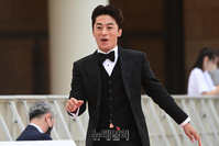 [포토] 배우 구교환, 장난끼 가득한 입장