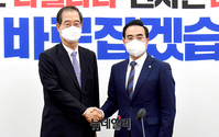 [포토] 박홍근 민주당 원내대표 찾은 한덕수 총리