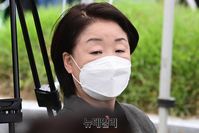 [포토] 노회찬 의원 4주기 추모제 찾은 심상정 의원