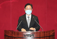 [포토] 대정부질문 하는 박범계 더불어민주당 의원