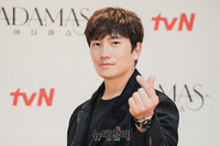 [포토] 아다마스 지성 "일란성 쌍둥이 연기 기대하세요"