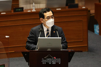 [포토] 답변하는 이창양 산업통상자원부 장관