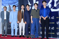 [포토] 영화 '한산:용의 출현' 믿고 보는 배우·감독 등장