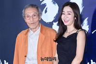 [포토] 한산 VIP 시사회 찾은 오영수·김경화