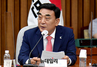 [포토] 예산정책협의회서 발언하는 김두겸 울산 시장