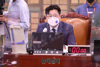 [포토] 인사말 하는 홍익표 문체위원회 위원장