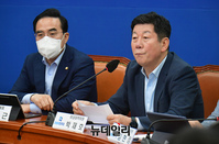 [포토] 민주당 비대위 참석한 박재호 의원