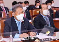 [포토] 국회 출석한 박진 외교부 장관