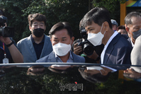 [포토] 교도소 떠나는 안희정