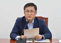 [포토] 발언하는 김성환 민주당 정책위의장