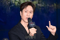 [포토] 배우 정우 "모범가족, 기대해주세요"