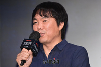 [포토] 김진우 감독 "배우들 연기에 감사하고 큰 만족해"