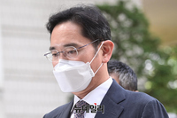 [포토] 법원 출석한 이재용 삼성전자 부회장