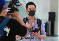 [포토] 이준석 지지자에 공격당한 김세의...경찰출동 소동