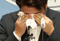 [포토] 눈물 훔치는 이준석