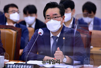 [포토] 답변하는 정황근 농림축산식품부 장관