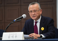 [포토] 8.15 국민대회 테러 규탄하는 김석우 전 차관