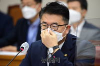 [포토] 국회 출석한 장상윤 교육부 차관