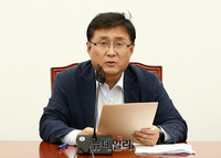 [포토] 모두발언하는 김성환 민주당 정책위의장