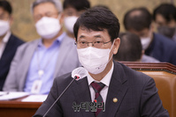 [포토] 답변하는 최응천 문화재청장