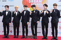 [포토] K글로벌하트드림어워즈 TNX, 포즈도 멋있게