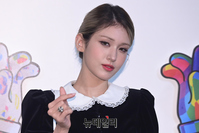 [포토] 알랍 전소미, 내 눈빛에 빠져봐