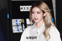 [포토] 팬사인회 입장하는 전소미