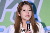 [포토] 컨디션 브랜드데이 팬사인회 찾은 김승혜