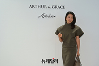 [포토] 여의도에 등장한 배우 김희애