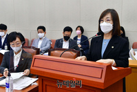 [포토] 국회 출석한 백경란 질병관리청장