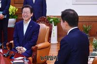 [포토] 환담 나누는 김진표·이재명