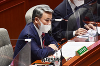 [포토] 예결위서 답변하는 이종섭 국방부 장관