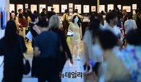 [포토] 국내 최대 아트페어 '키아프-프리즈 서울' 일반관람 시작