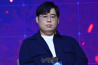 [포토] 연출 김동진 "더존, 생존 예능 기대해주세요"