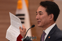 [포토] 건국대통령 이승만 다큐 시사회, 축사하는 박민식 국가보훈처장