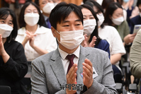 [포토] 스마트복지 체험 행사 참석한 이종배 시의원